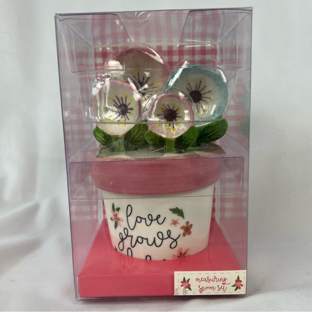 New Tri-Coastal Design Garden Mums Measuring Spoon Set